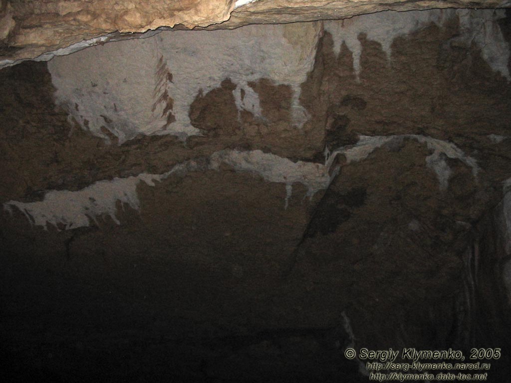 Крым. Пещера «Мраморная». Потолок пещеры.