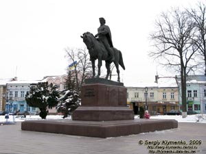 Галич. Фото. Памятник Королю Данилу Галицкому.