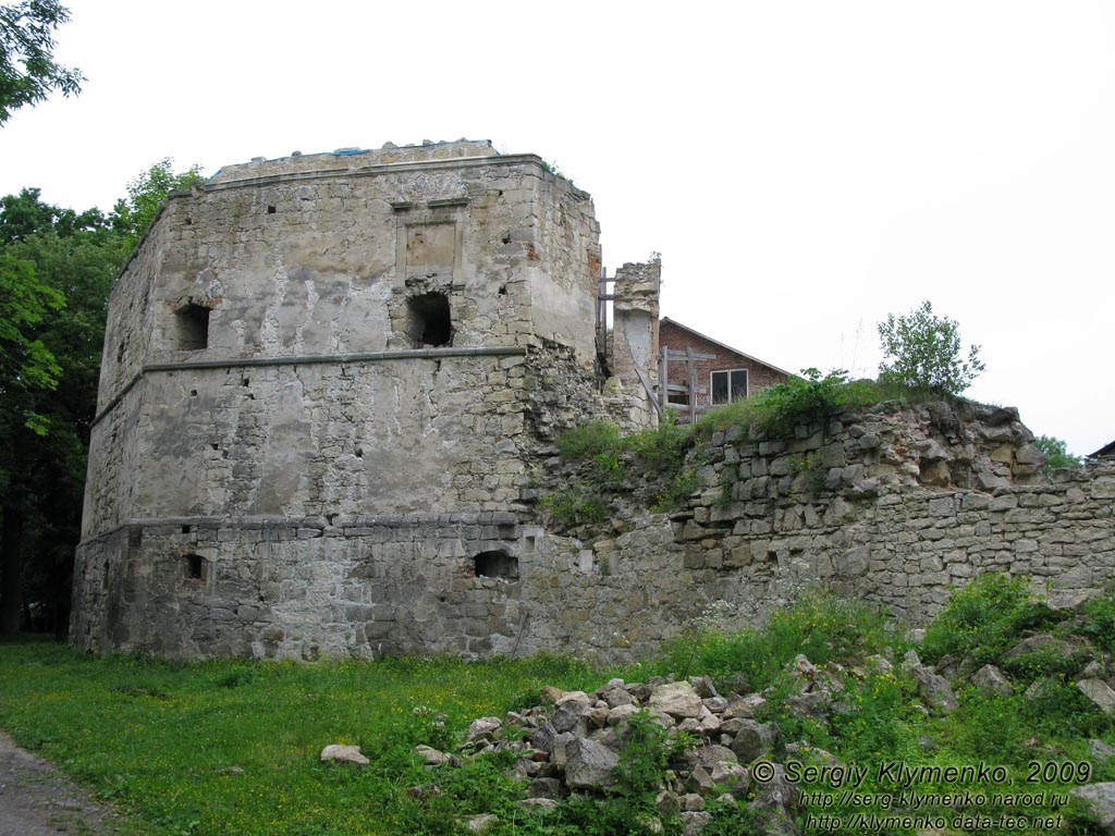 Тернопольщина. Бережаны. Фото. Замок, памятник архитектуры 1554 года.