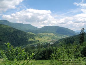 Закарпатская область, Ждениево. Фото. Вид на окрестные горы с верхней станции бугельного подъемника.