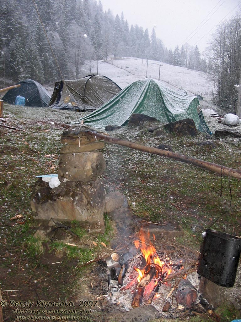 Фото Карпат, наш базовый лагерь в районе селения Топильче (48°04'54