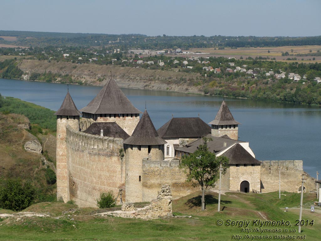Подолье, Черновицкая область. Фото. Хотин, вид крепости с Бендерских ворот.