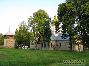 Львовская область. Село Лавров. Фото. Монастырь Святого Онуфрия. Общий вид с северо-запада.
