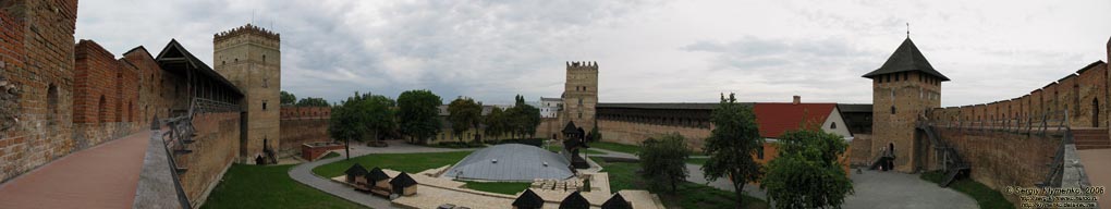 Луцк. Фото. Внутри Верхнего замка. Вид со стен замка (панорама ~180°).