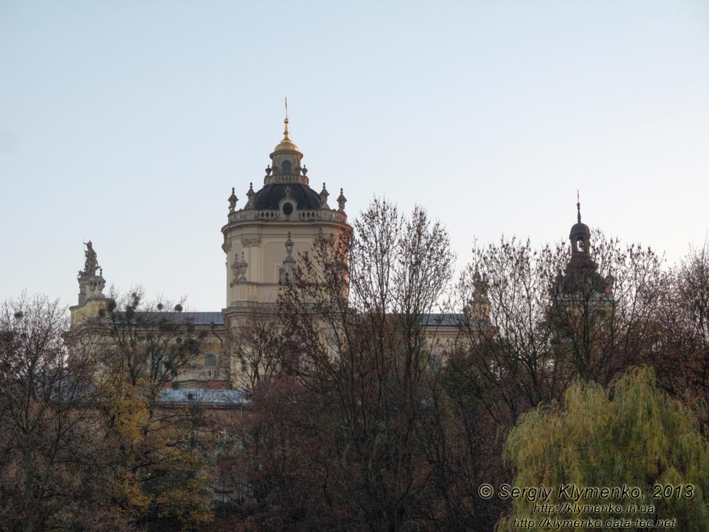 Львов. Фото. Собор Святого Юра, памятник архитектуры 1744-1770 годов. Вид с улицы Городоцкая (от цирка).