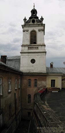 Львов. Фото. Колокольня собора Святого Юра, памятник архитектуры 1828 года (реконструирована в 1865-1866 годах).