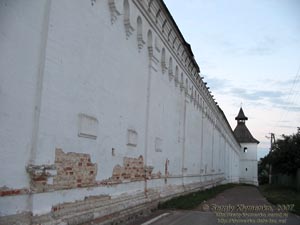 Новгород-Северский. Фото. Спасо-Преображенский монастырь. Юго-восточные стены монастыря.