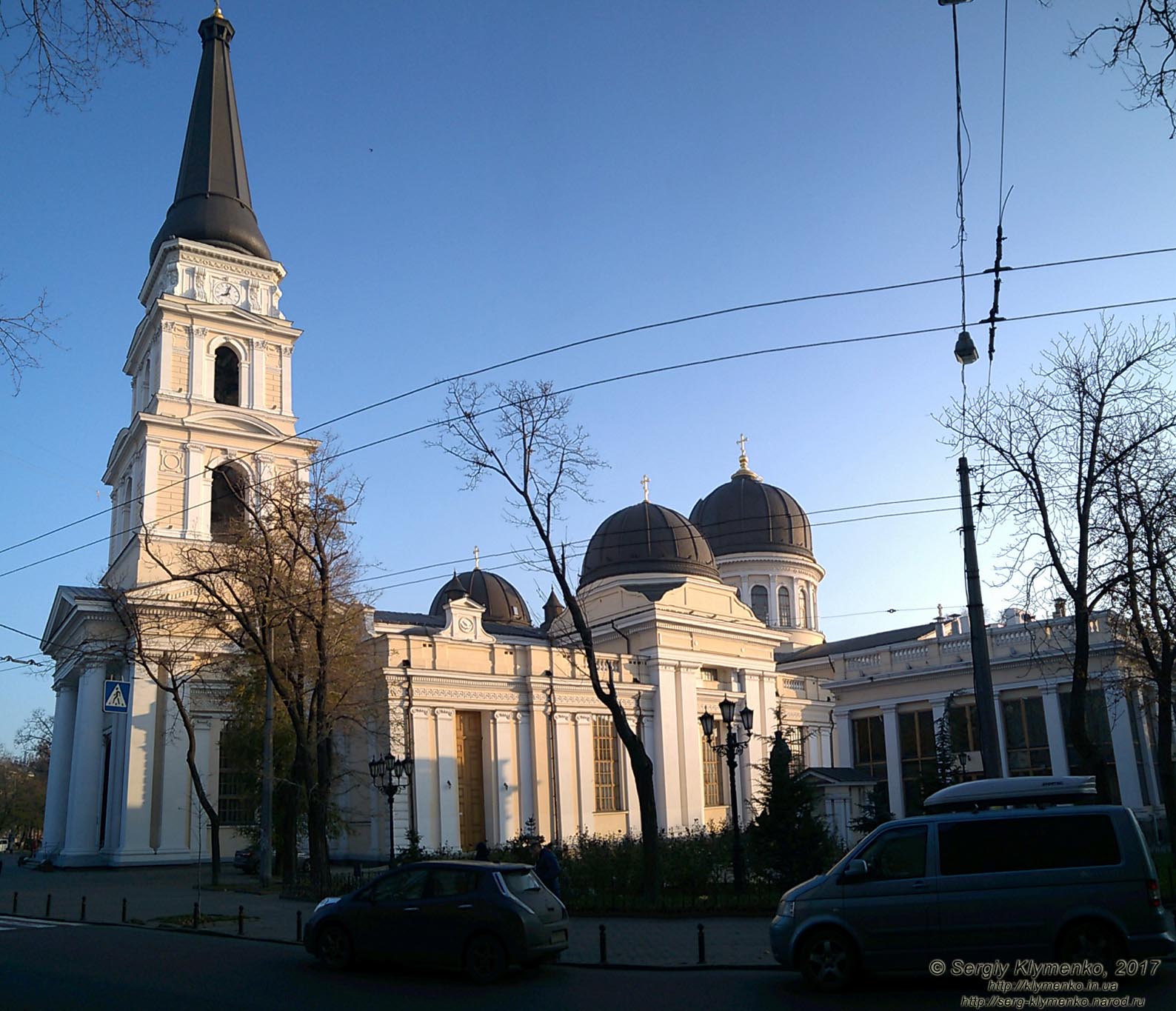Одесса. Фото. Спасо-Преображенский кафедральный собор (построен в 1794-1808 годах, розрушен в 1936 году, отстроен заново в 1999-2005 годах).