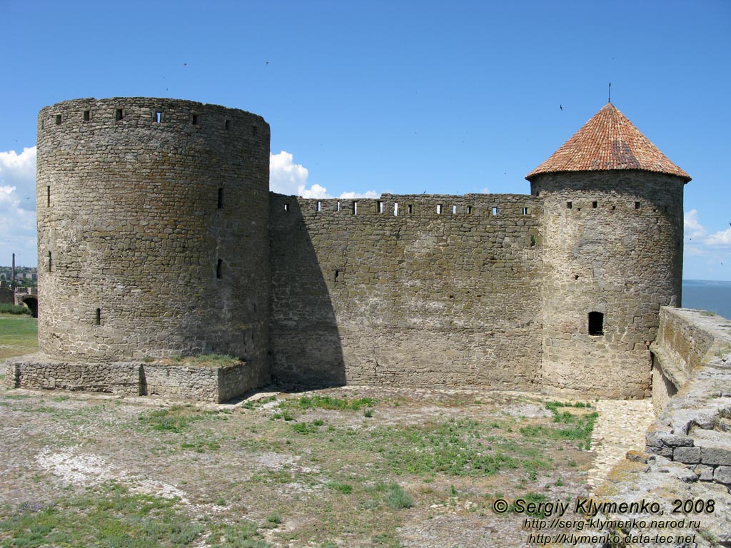 Белгород-Днестровская крепость, цитадель. Вид на цитадель с крепостных стен.