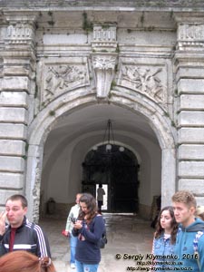 Львовская область. Подгорцы. Фото. Въездные ворота Подгорецкого замка. Вид с внутреннего двора замка.