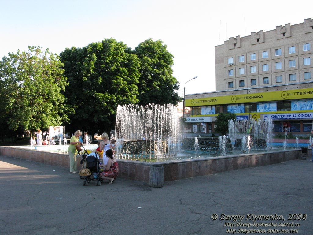 Славянск, Донецкая область. На центральной площади города.