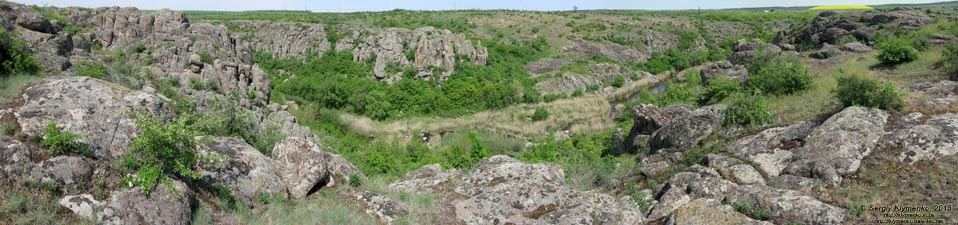 Николаевская область. Фото. Актовский каньон, вид с вершины скалы. Панорама ~150°.