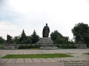 Черкассы. Памятник Богдану Хмельницкому.