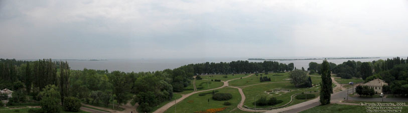Черкассы. Вид на Кременчугское водохранилище с Холма Славы.
