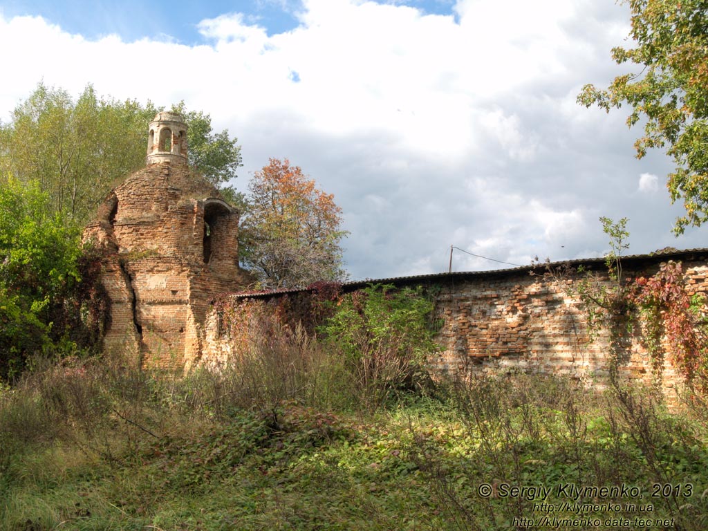 Львовская область, Сокаль. Фото. Башня и оборонная стена бывшего женского монастыря на правом берегу Западного Буга.