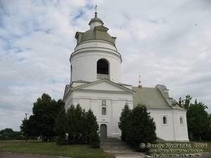 Прилуки. Миколаївська церква з дзвіницею.