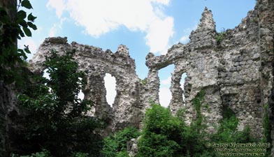Закарпатская область, село Среднее. Фото. Руины замка тамплиеров изнутри.