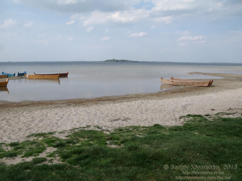 Волынь, Шацкие озёра. Фото. Живописный вид озера Свитязь (51°28'41.30"N, 23°50'31.60"E).