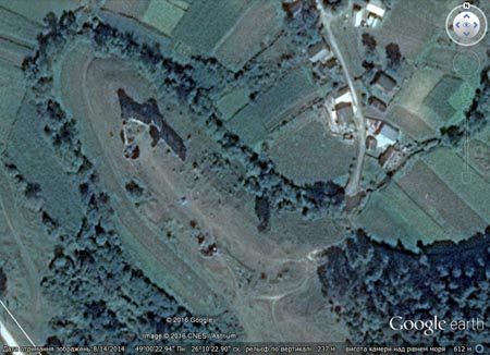 Тернопольская область, Сидоров. Спутниковый снимок Сидоровского замка (с Google Earth). Image © 2016 CNES / Astrium.