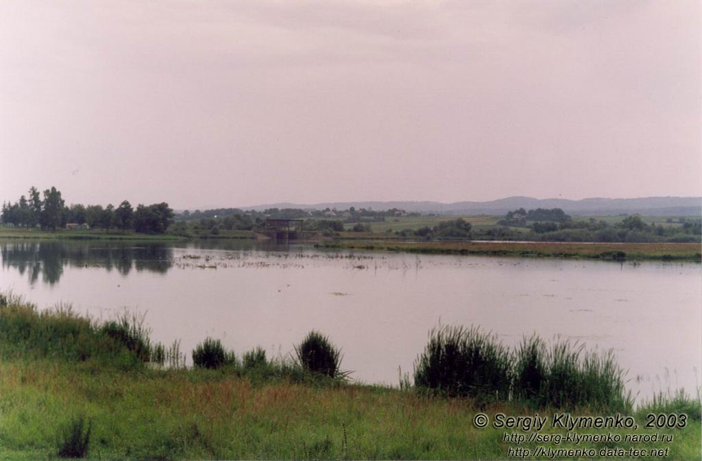 Мальовниче озеро неподалік від Трускавеця.